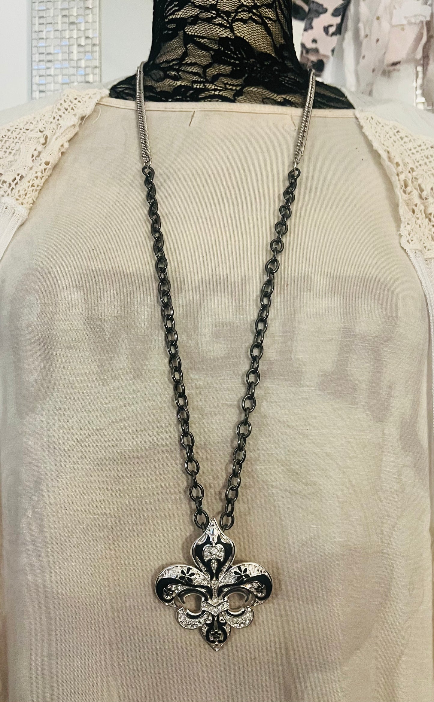 Simply Fleur Di Lis Necklace