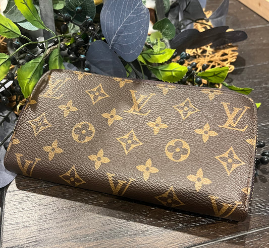 Brown LV Dupe Zipper Wallet