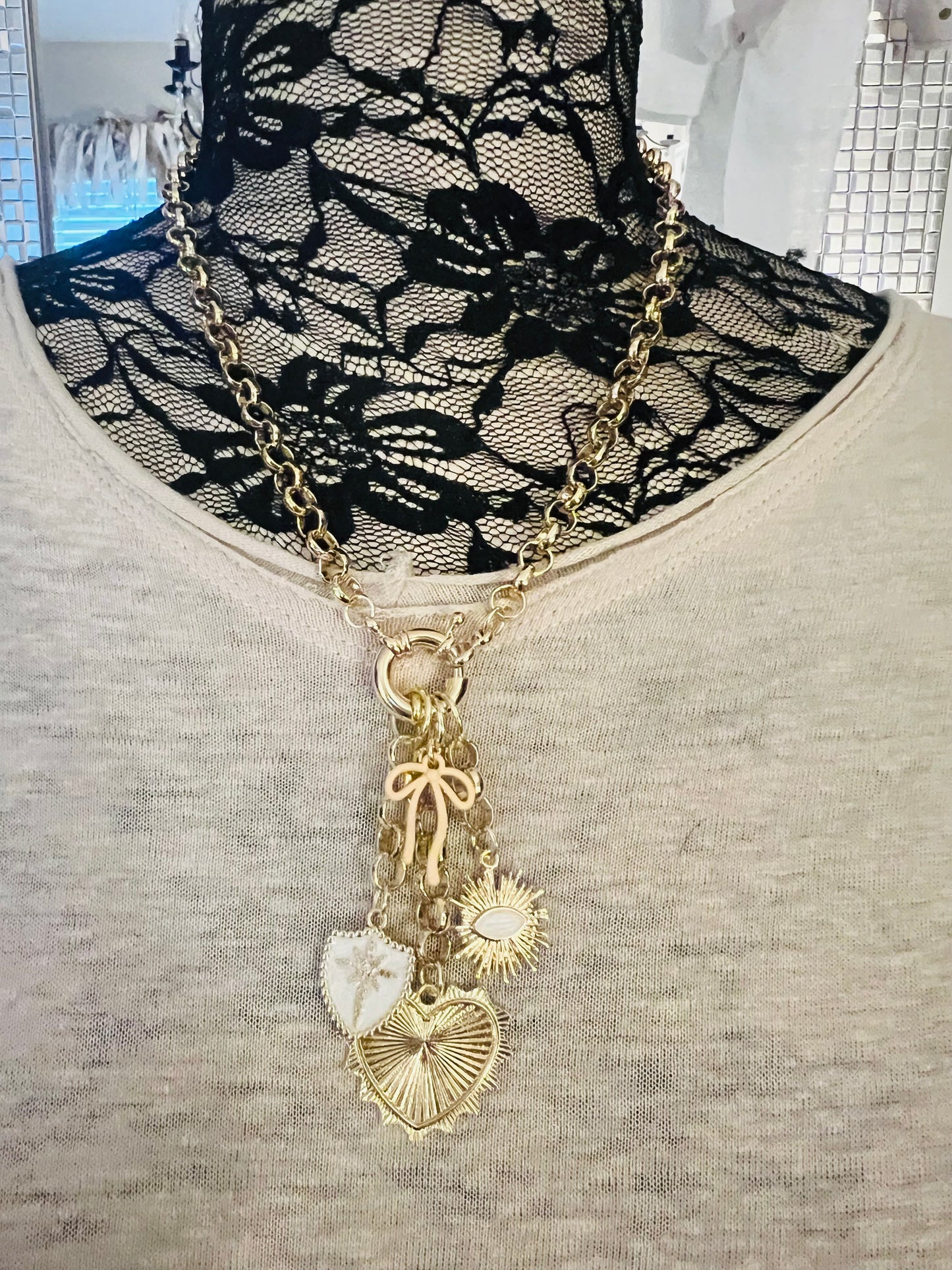 Heart and Bow Lariat Necl;ace