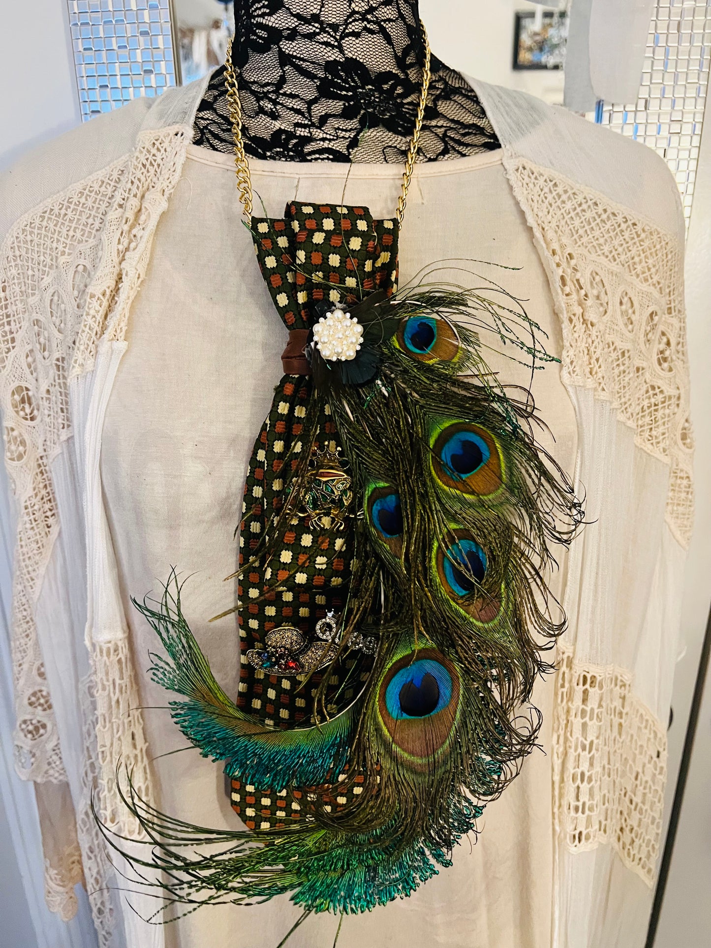 Queen Peacock Tie Necklace