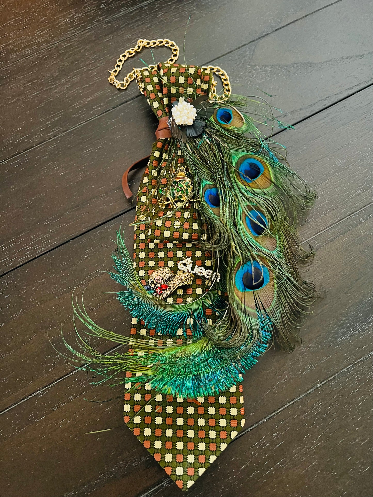 Queen Peacock Tie Necklace